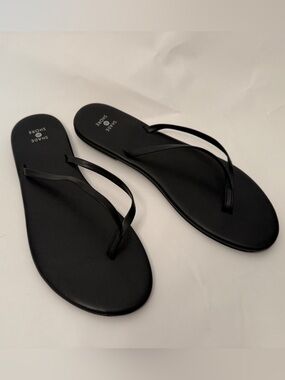 Shade & Shore Black Slim Strap Flip Flops